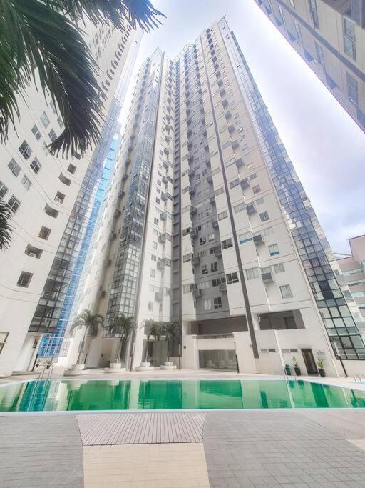 Bgc Taguig Cozy 2 Bedroom Loft, With Stunning Bgc Skyline View! Manila Eksteriør bilde